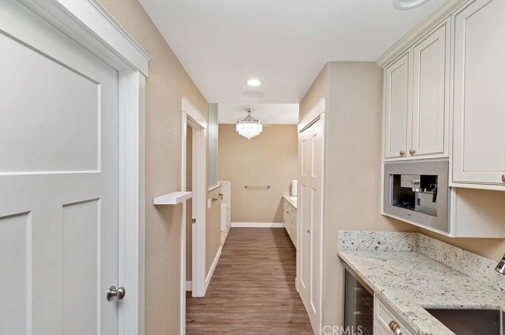 1382 Rimroad, Riverside CA  92506-5558 exterior