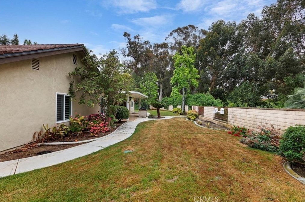 1382 Rimroad, Riverside CA  92506-5558 exterior