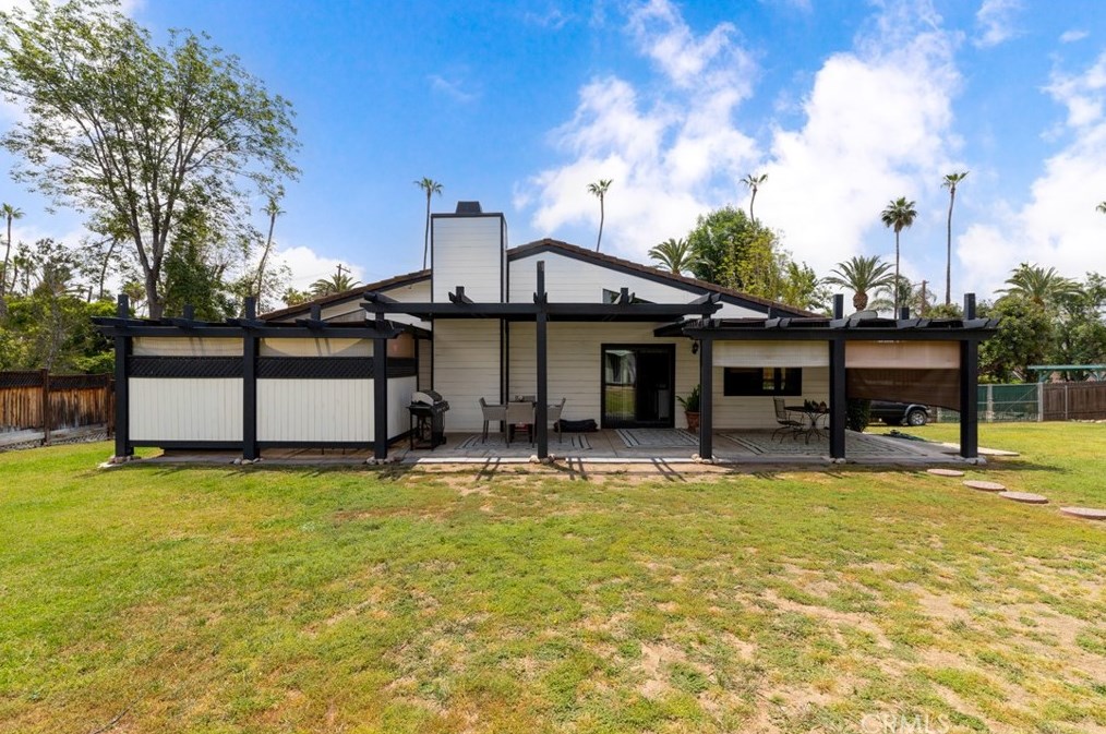 2957 Mcallister St, Riverside CA  92503-6112 exterior