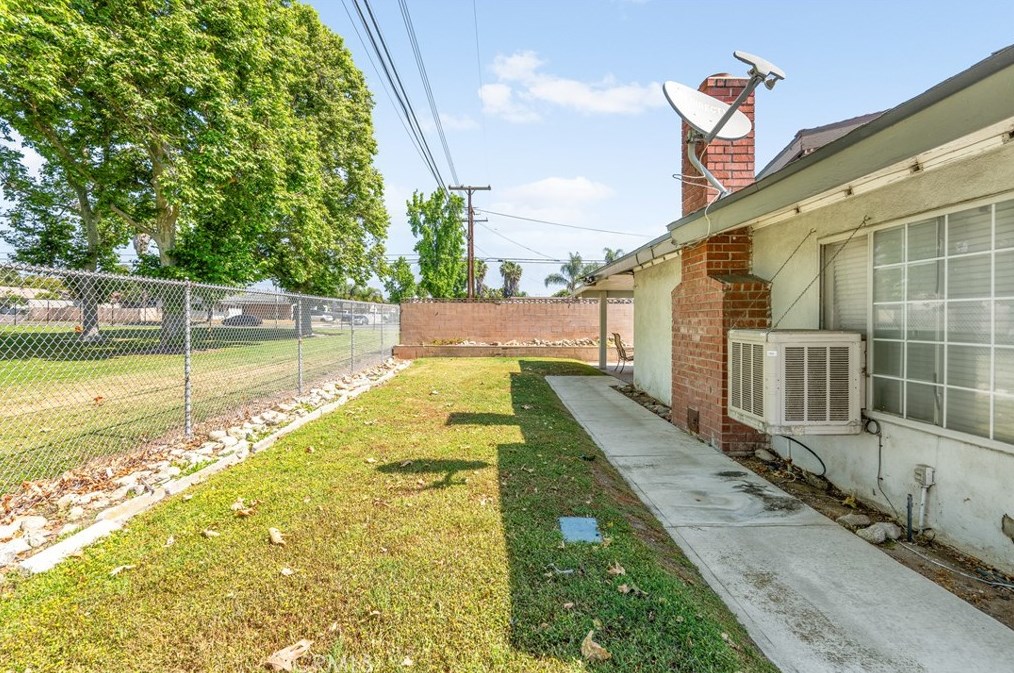 845 Imperial Ave, Ontario CA  91764-3623 exterior