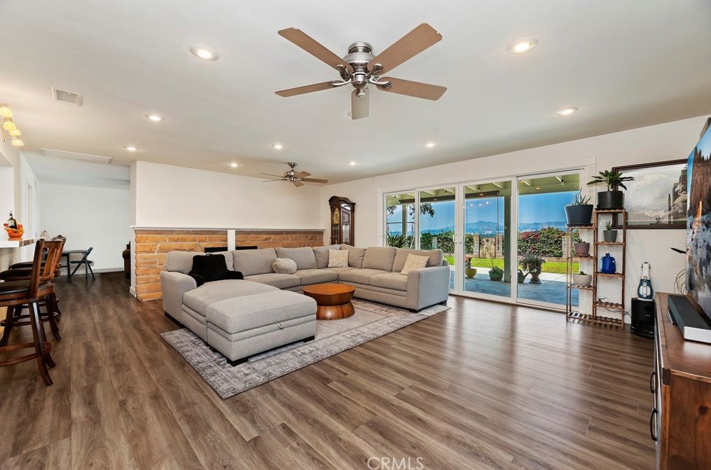 5445 Pinehurst Dr, Riverside CA  92504-1339 exterior