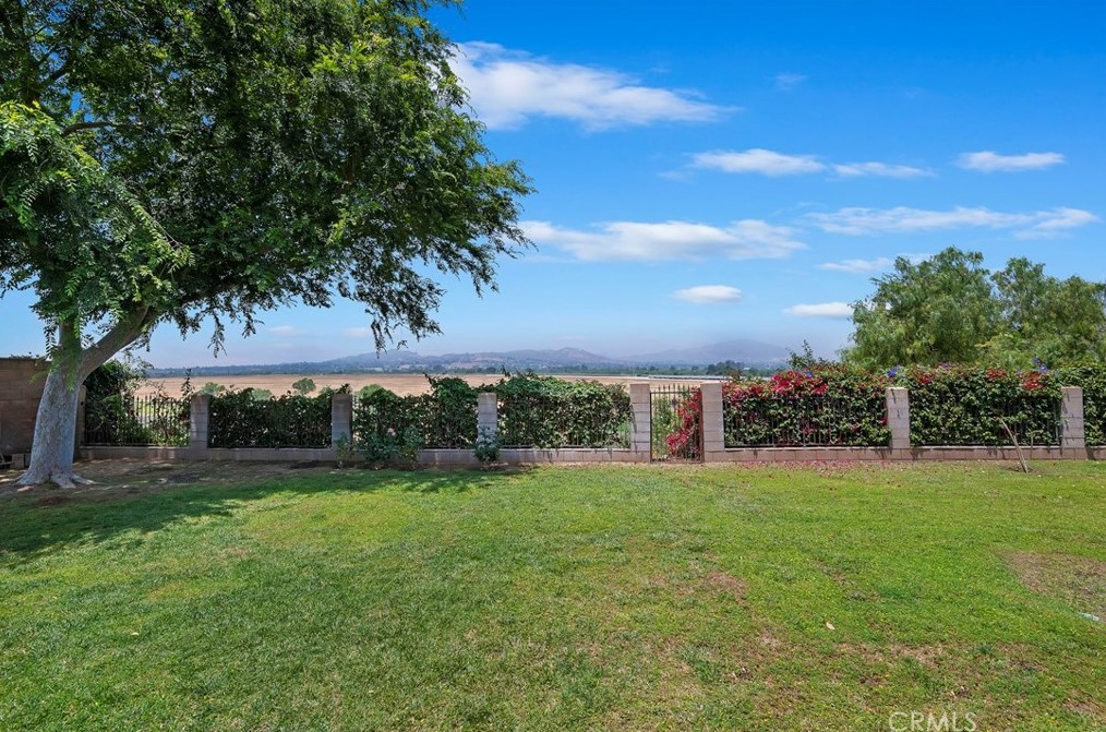 5445 Pinehurst Dr, Riverside CA  92504-1339 exterior