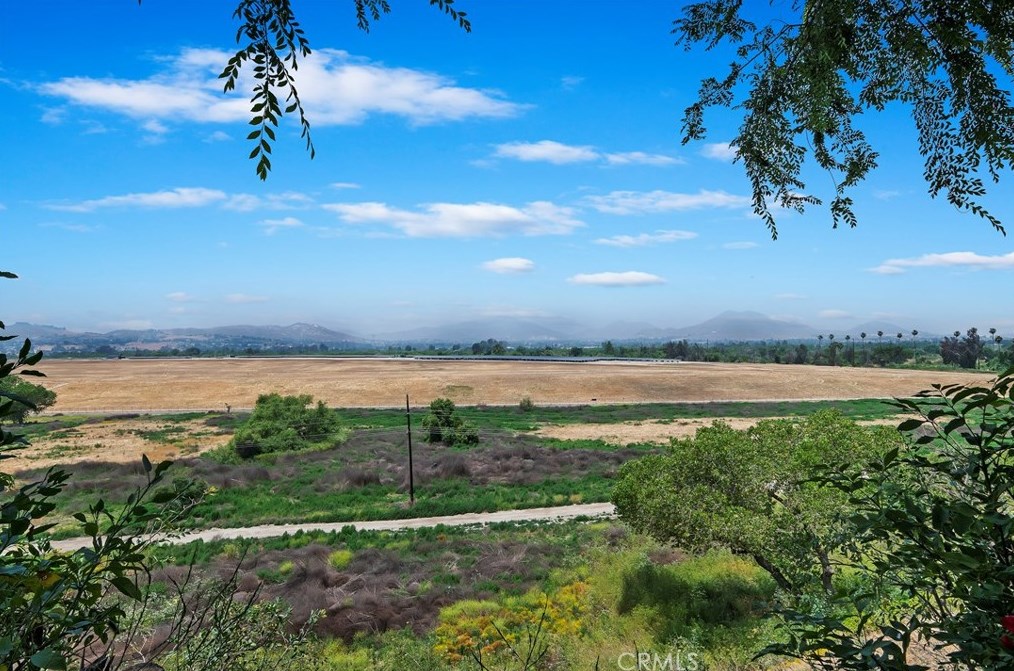 5445 Pinehurst Dr, Riverside CA  92504-1339 exterior