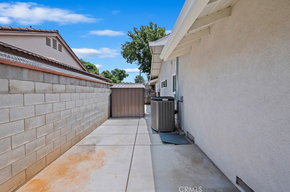 5445 Pinehurst Dr, Riverside CA  92504-1339 exterior