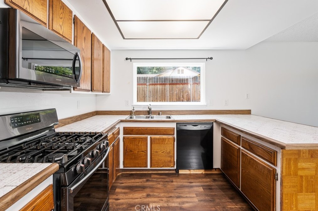 10 Ford St, Redlands CA  92374-6328 exterior