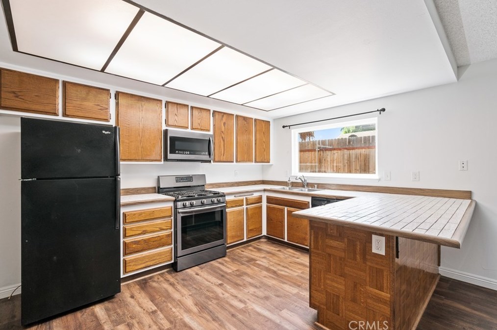 10 Ford St, Redlands CA  92374-6328 exterior