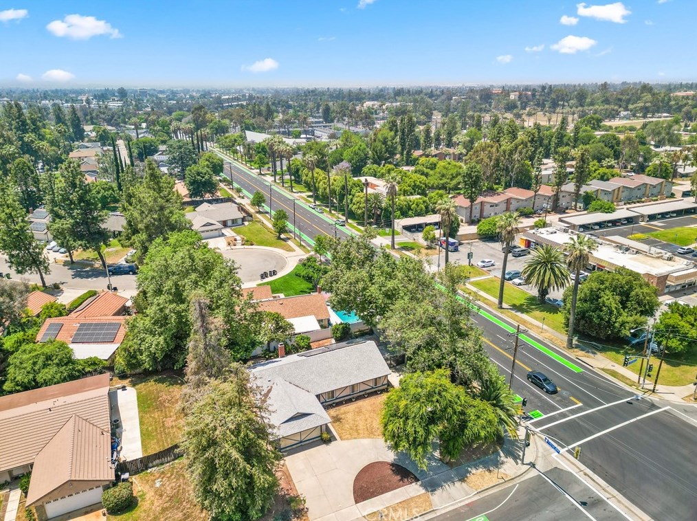 10 Ford St, Redlands CA  92374-6328 exterior