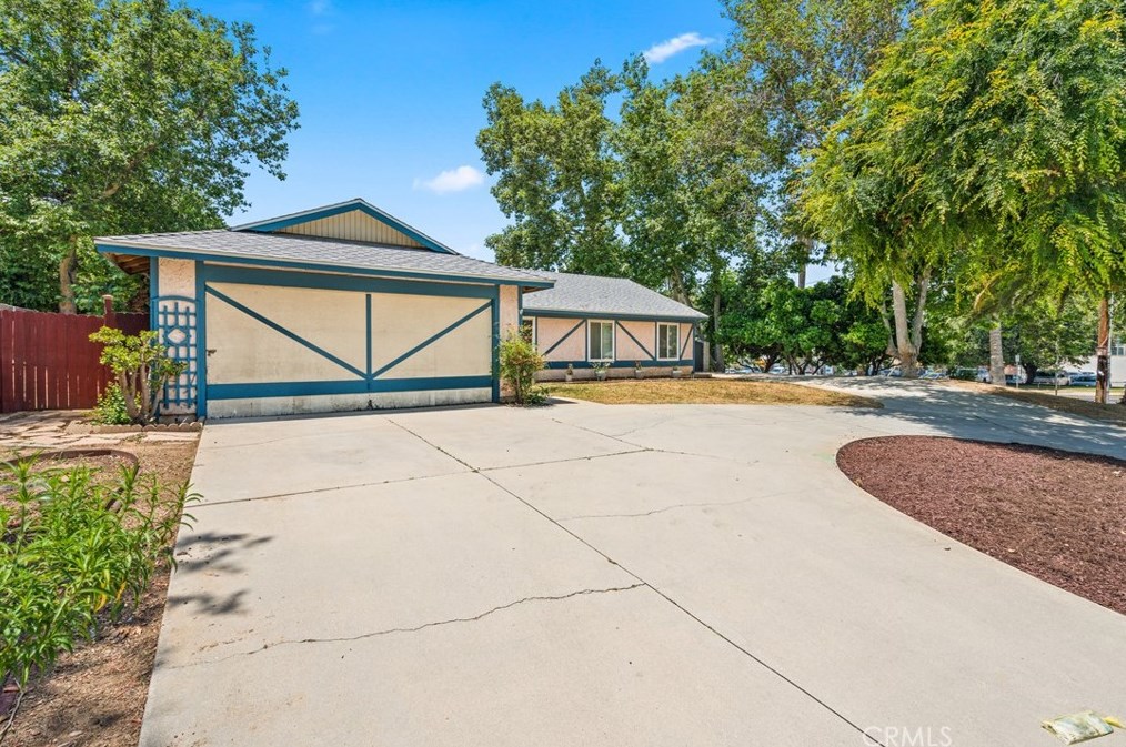 10 Ford St, Redlands CA  92374-6328 exterior