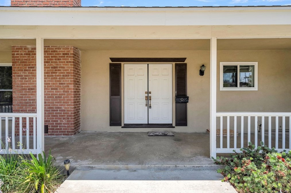 5035 Carlingford Ave, Riverside CA  92504-1311 exterior