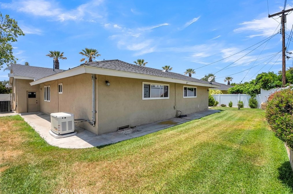 5035 Carlingford Ave, Riverside CA  92504-1311 exterior