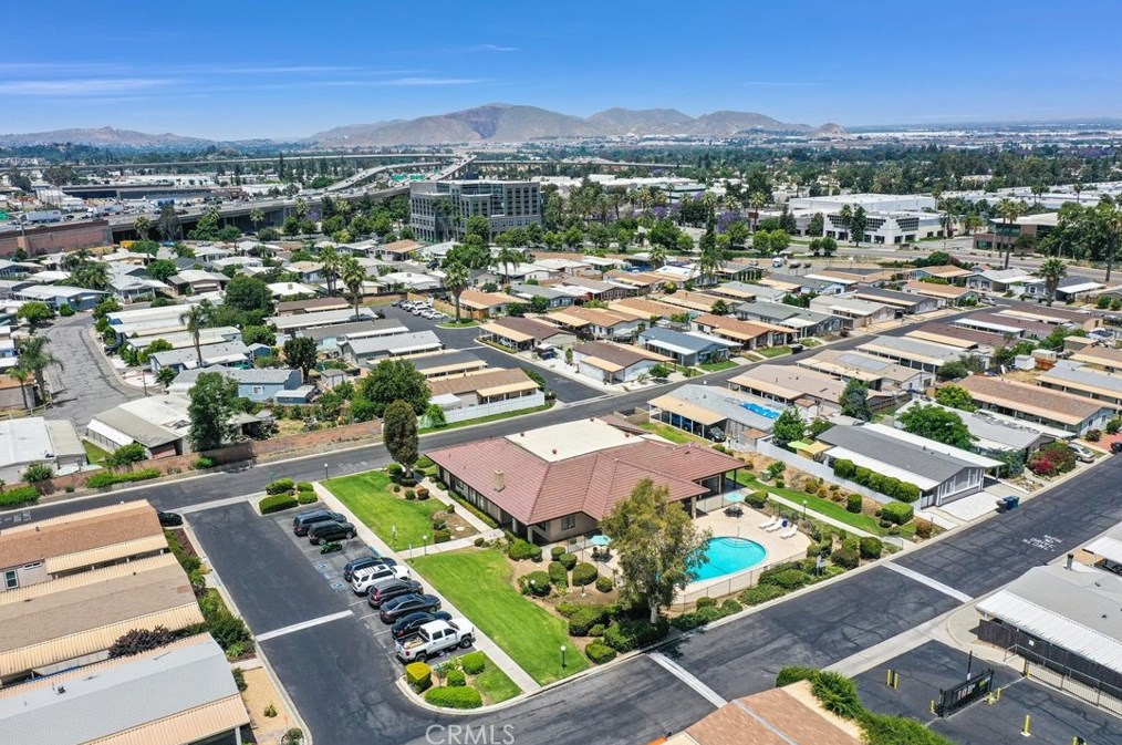 2595 Atlanta Ave, Riverside CA  92507-2497 exterior