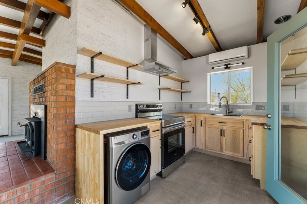 2633 Kickapoo Trl, Yucca Valley CA 92285-3419 exterior