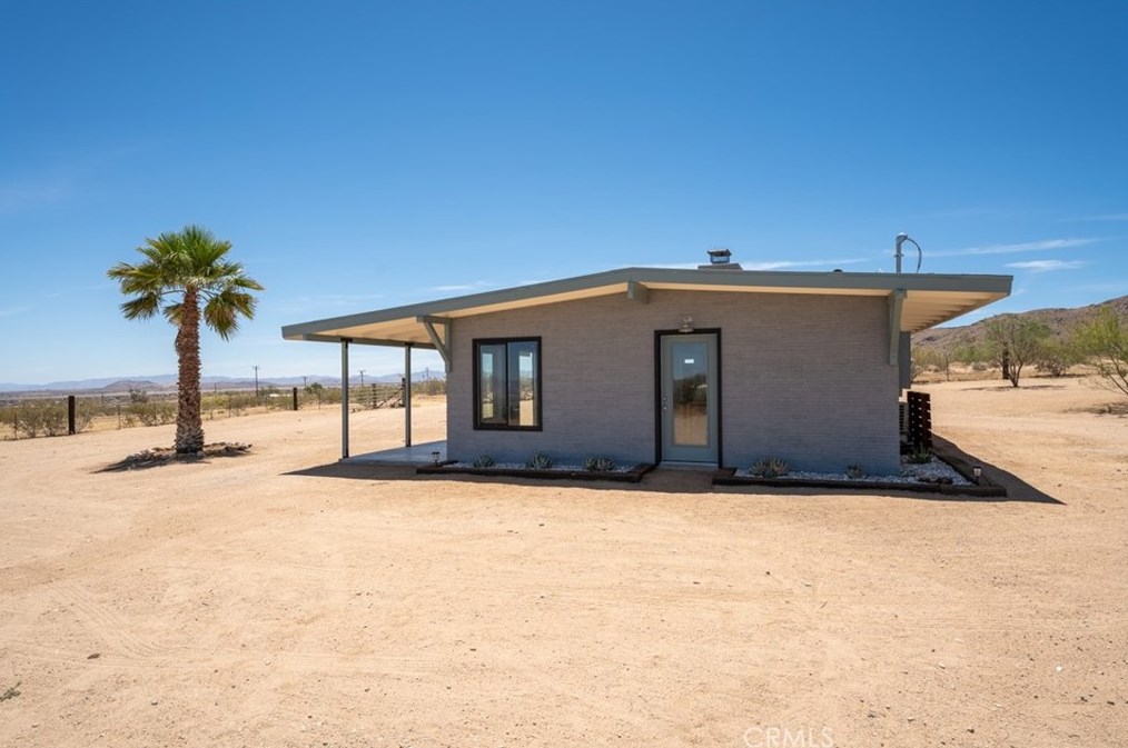 2633 Kickapoo Trl, Yucca Valley CA 92285-3419 exterior