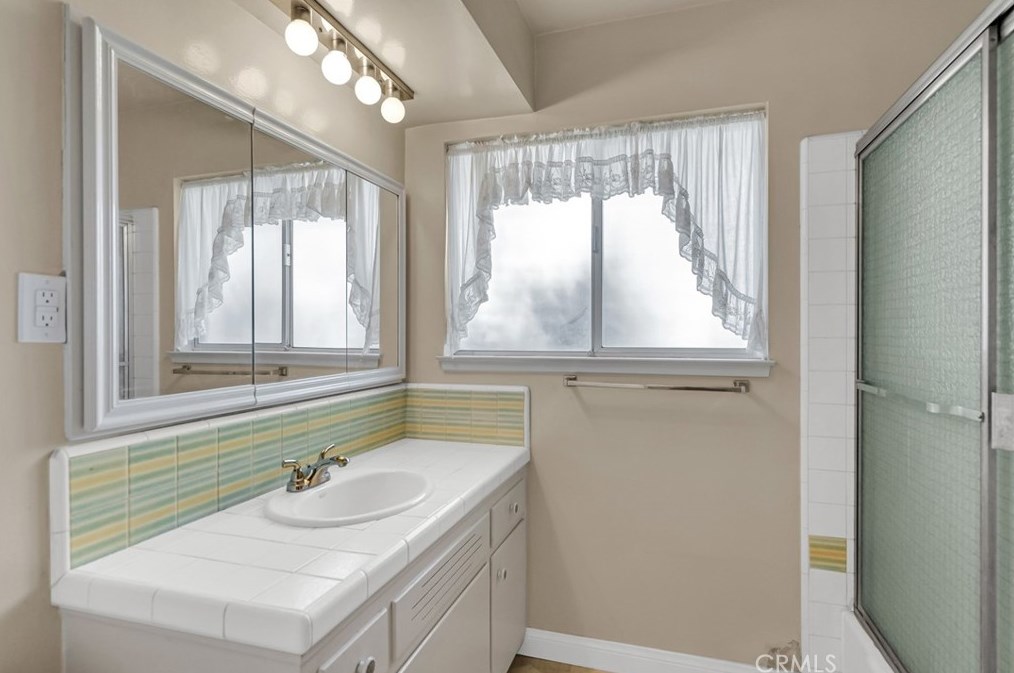 1961 Wetherly Way, Riverside CA 92506-3564 exterior