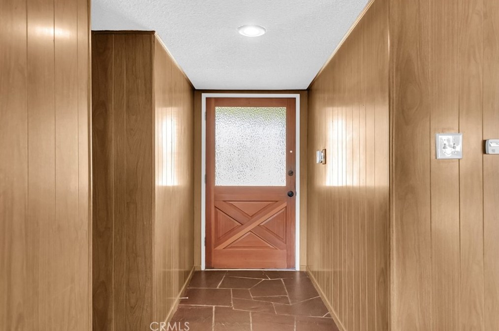 1961 Wetherly Way, Riverside CA 92506-3564 exterior