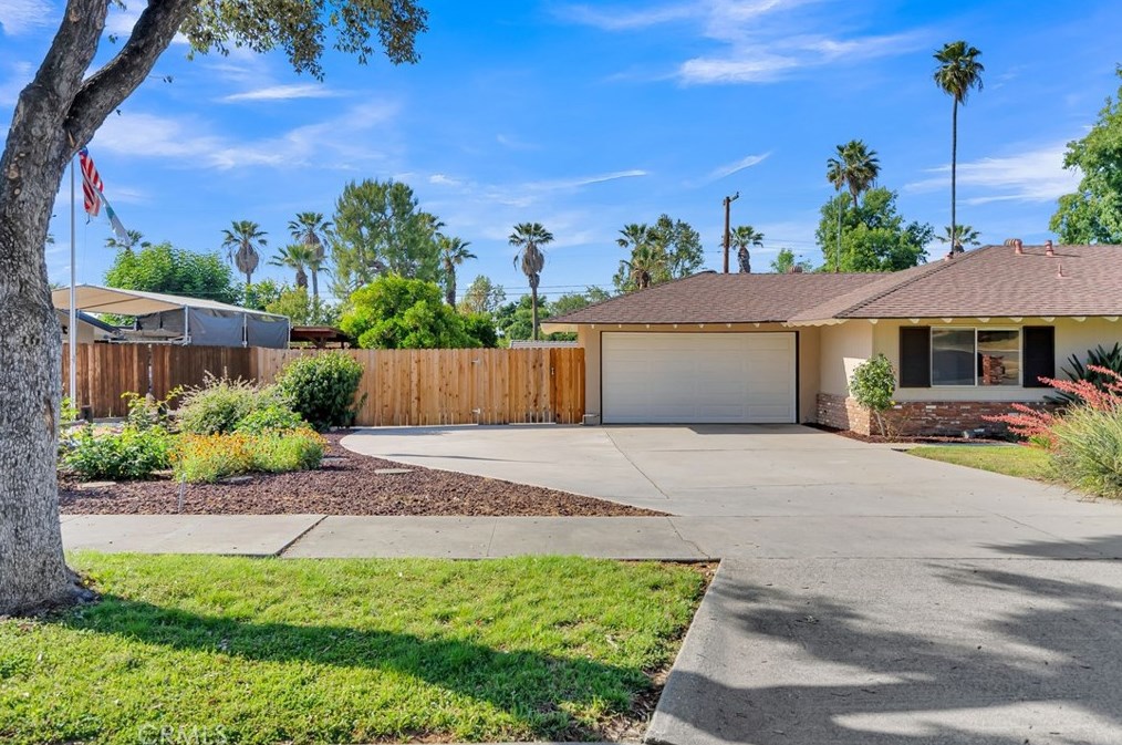 1961 Wetherly Way, Riverside CA 92506-3564 exterior