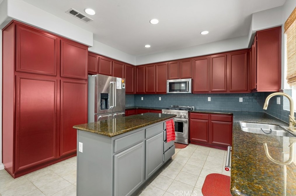 34463 Crenshaw St, Beaumont CA  92223-7448 exterior