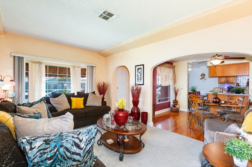 8635 Haas Ave, Los Angeles CA  90047-3220 exterior