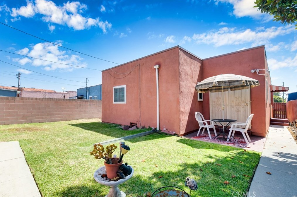 8635 Haas Ave, Los Angeles CA  90047-3220 exterior