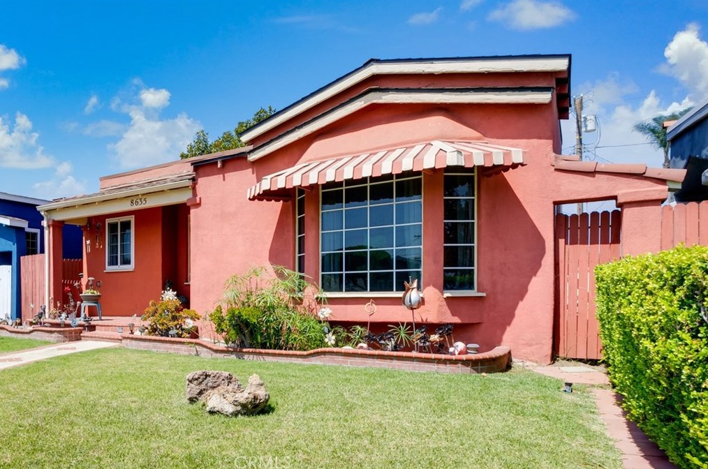 8635 Haas Ave, Los Angeles CA  90047-3220 exterior