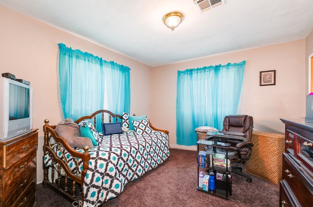 8635 Haas Ave, Los Angeles CA  90047-3220 exterior