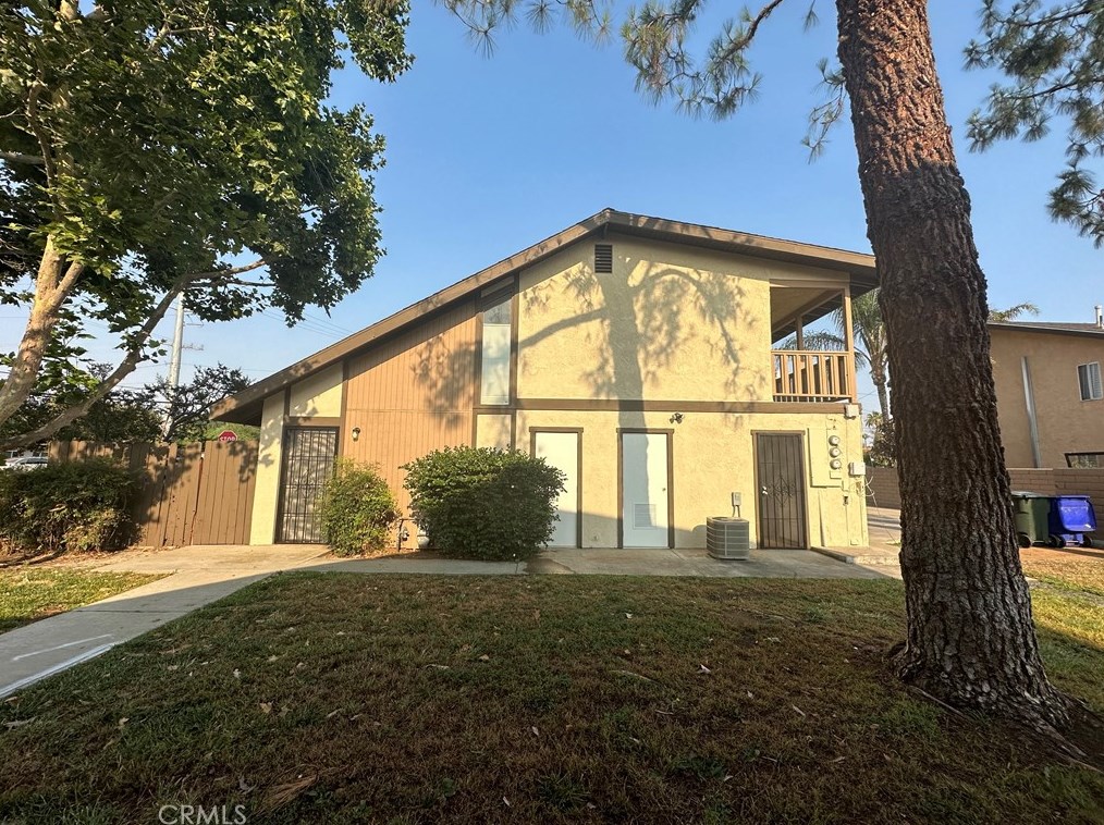 9831 Cypress Ave, Riverside CA  92503-1788 exterior