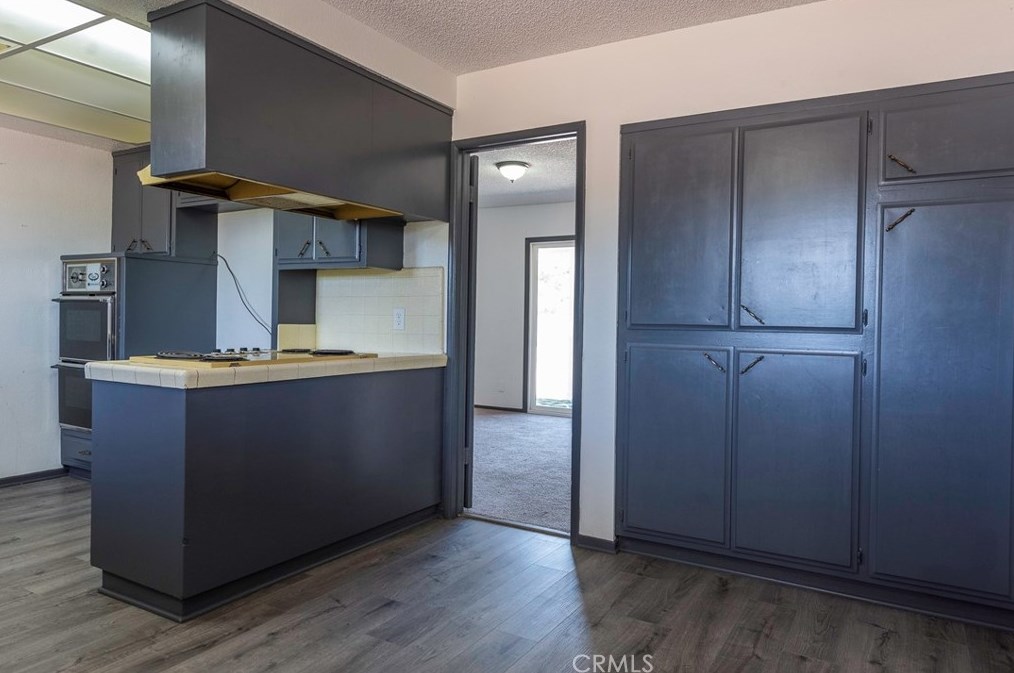 14524 Willow St, Hesperia CA  92345-2725 exterior