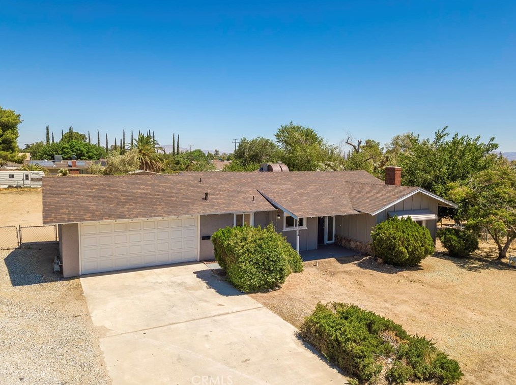 14524 Willow St, Hesperia CA  92345-2725 exterior