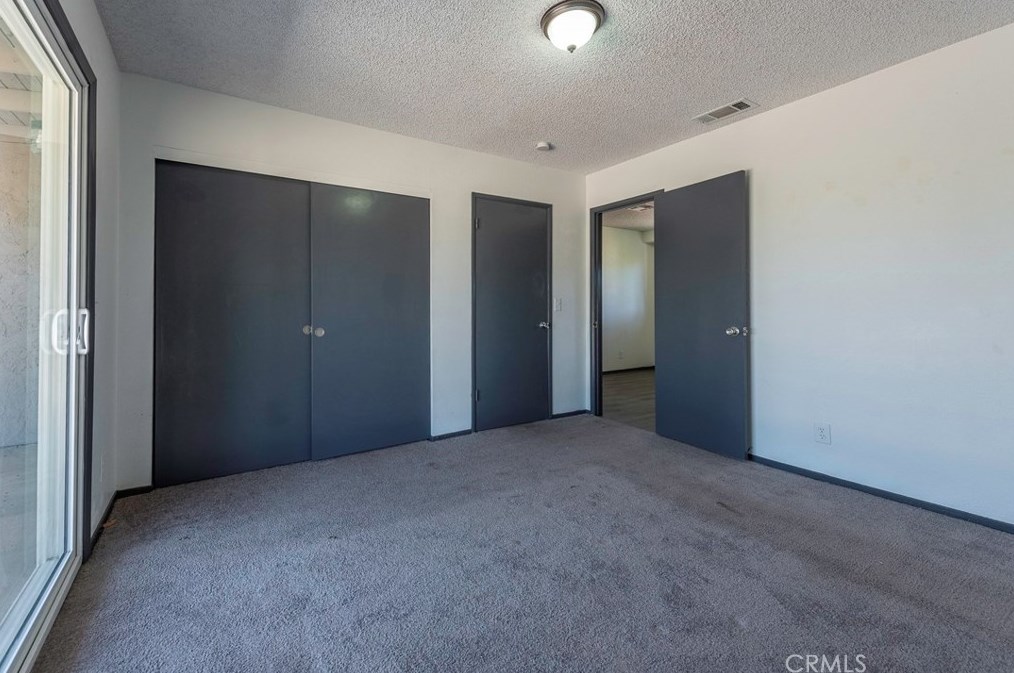 14524 Willow St, Hesperia CA  92345-2725 exterior