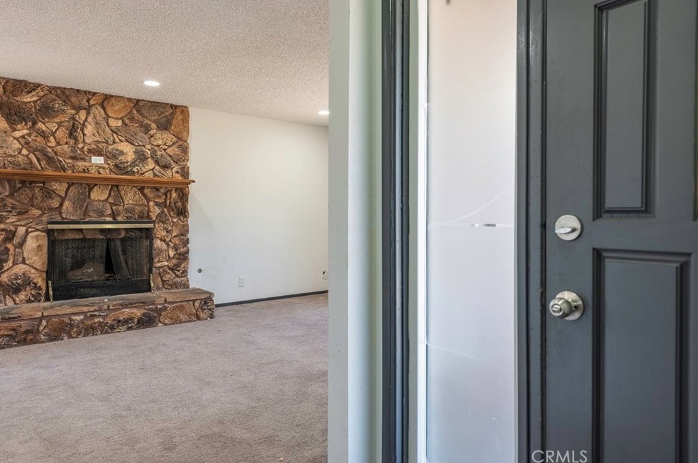 14524 Willow St, Hesperia CA  92345-2725 exterior