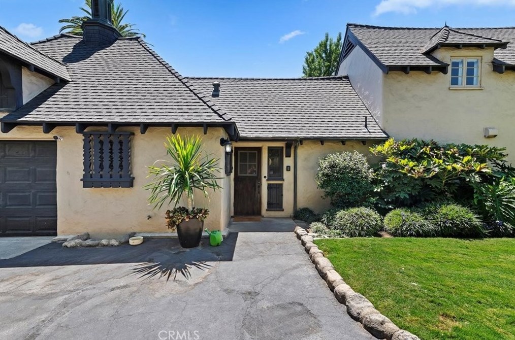 3014 Pine St, Riverside CA  92501-2364 exterior