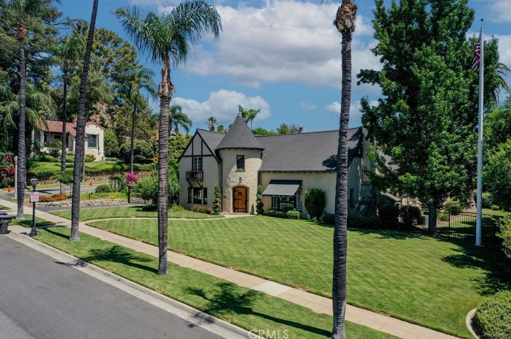 3014 Pine St, Riverside CA  92501-2364 exterior
