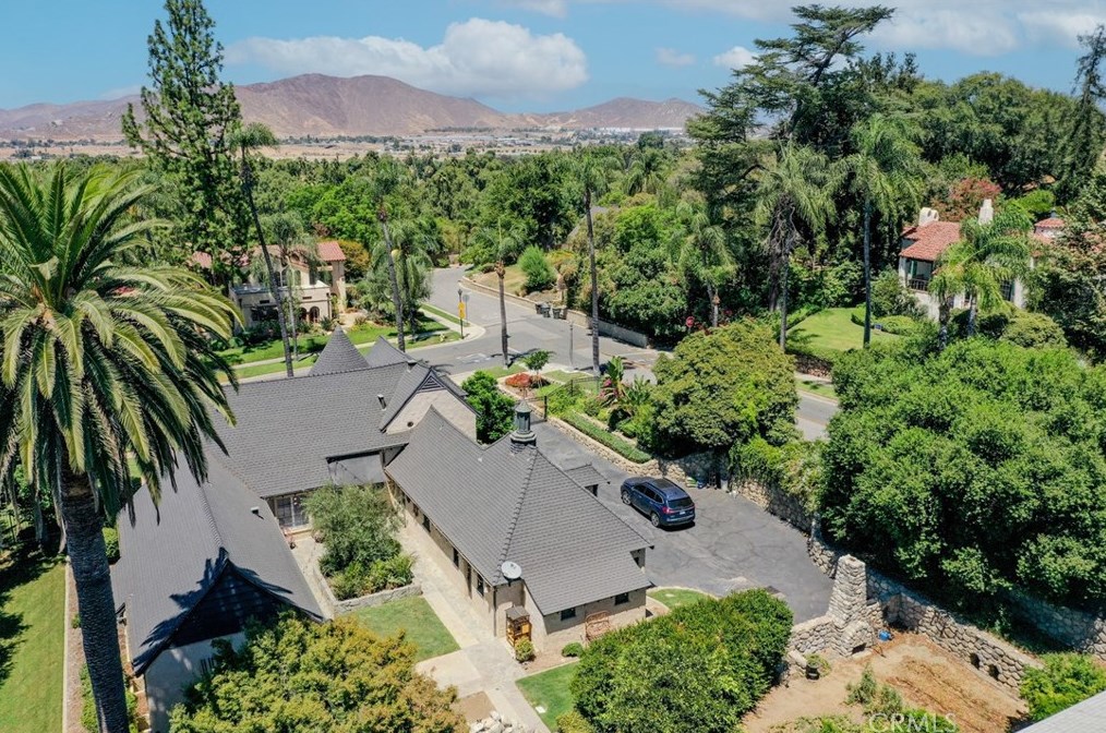 3014 Pine St, Riverside CA  92501-2364 exterior