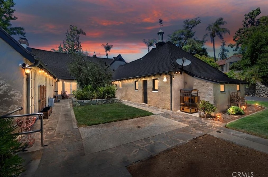 3014 Pine St, Riverside CA  92501-2364 exterior