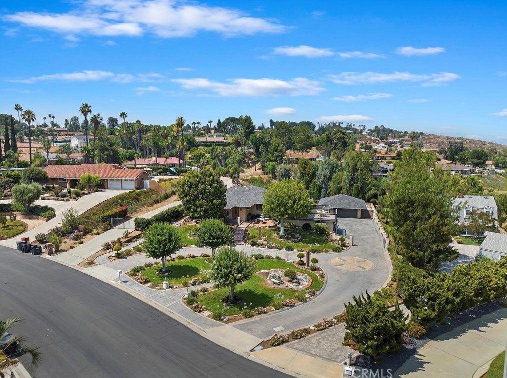 16229 Sunset Trl, Riverside CA  92506-5844 exterior