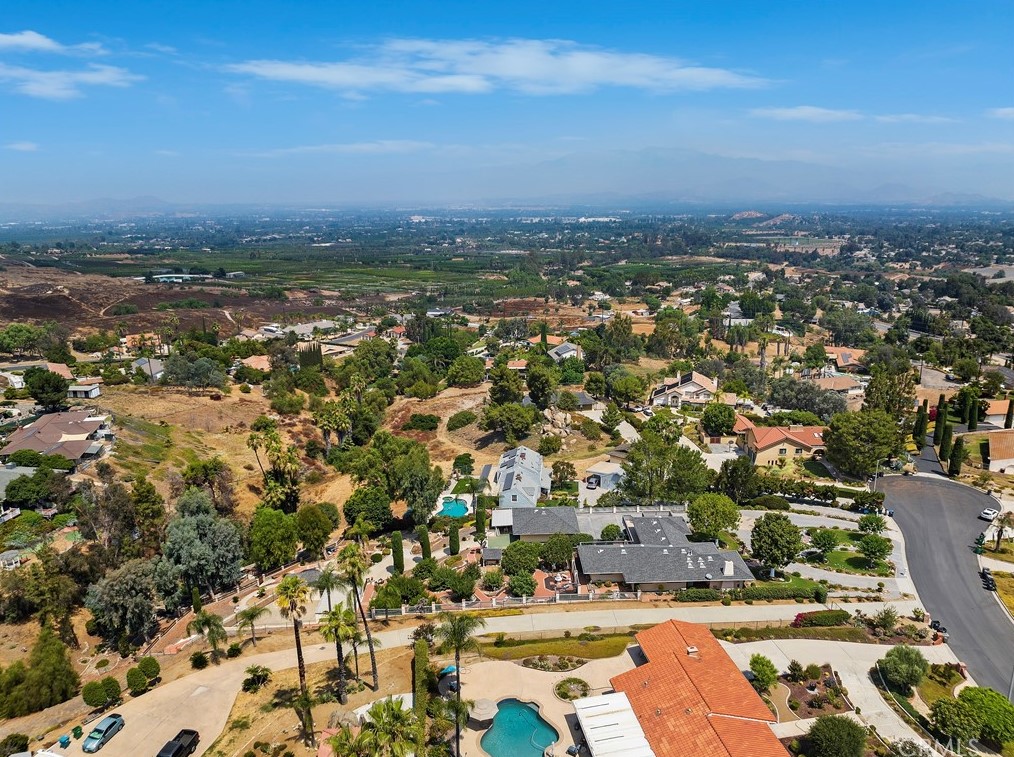 16229 Sunset Trl, Riverside CA  92506-5844 exterior