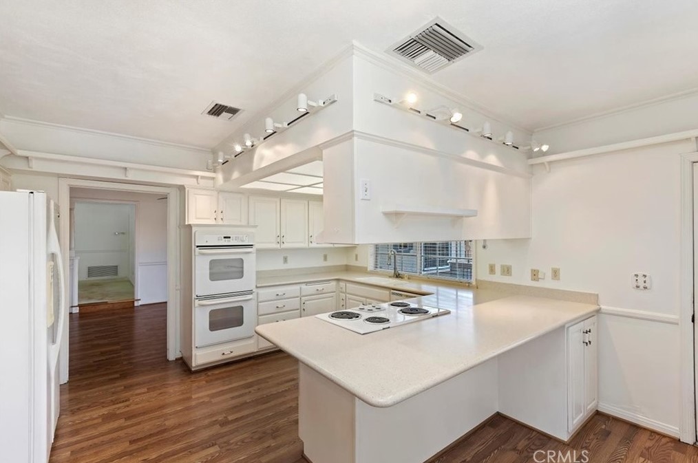 16229 Sunset Trl, Riverside CA  92506-5844 exterior