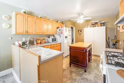 17386 Sage Avenue, Riverside, CA 92504 - Photo 11