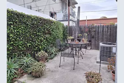 1346 W Century Boulevard, Los Angeles, CA 90044 - Photo 23