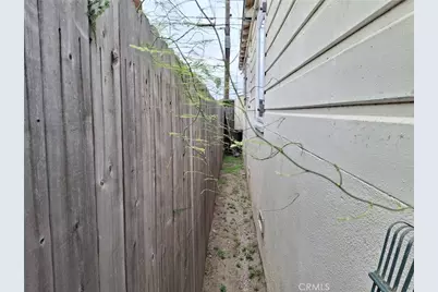 1346 W Century Boulevard, Los Angeles, CA 90044 - Photo 5