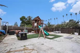 2445 10th Ave, Oakland, CA 94606 - Photo 27