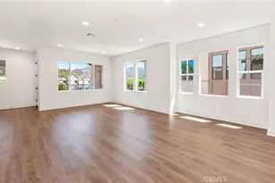 139 Bridle Dr, Burbank, CA 91506 - Photo 15