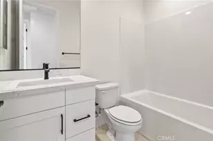 139 Bridle Dr, Burbank, CA 91506 - Photo 27