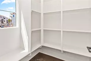 139 Bridle Dr, Burbank, CA 91506 - Photo 21