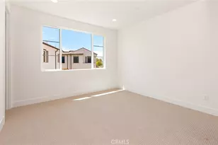 150 Bridle Dr, Burbank, CA 91506 - Photo 31