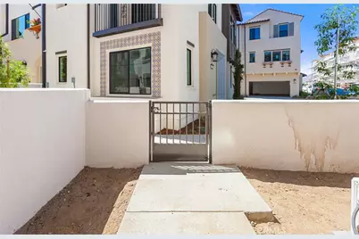 150 Bridle Drive, Burbank, CA 91506 - Photo 5