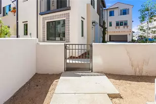 150 Bridle Dr, Burbank, CA 91506 - Photo 5