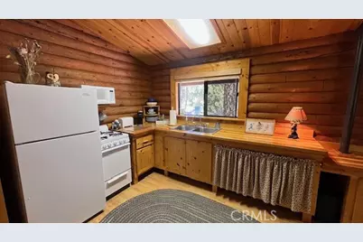 33796 Cedar Pines Lane, Green Valley Lake, CA 92341 - Photo 7