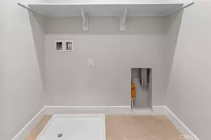 149 Bridle Dr, Burbank, CA 91506 - Photo 27