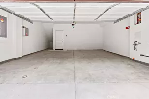 149 Bridle Dr, Burbank, CA 91506 - Photo 9